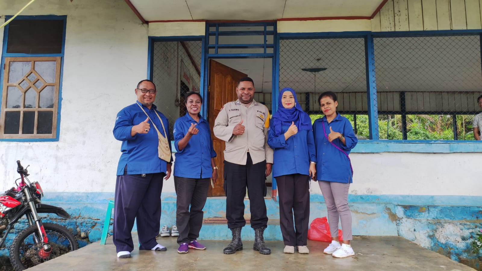 Bersama Babinsa di kampung sereh